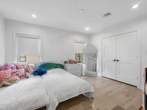 $10,000 | 2147 Colquitt Street, Houston, TX 77098