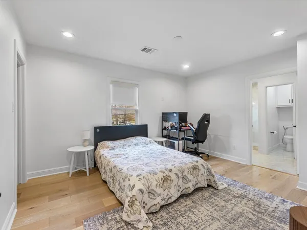 $10,000 | 2147 Colquitt Street, Houston, TX 77098