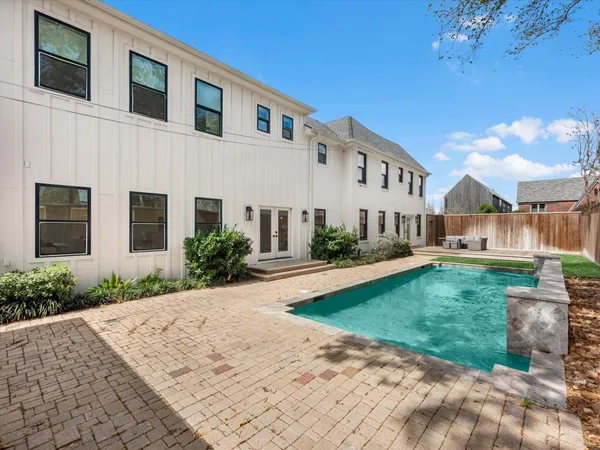 $10,000 | 2147 Colquitt Street, Houston, TX 77098