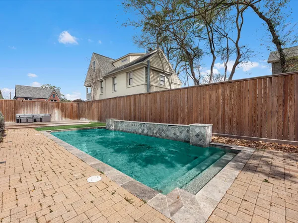 $10,000 | 2147 Colquitt Street, Houston, TX 77098
