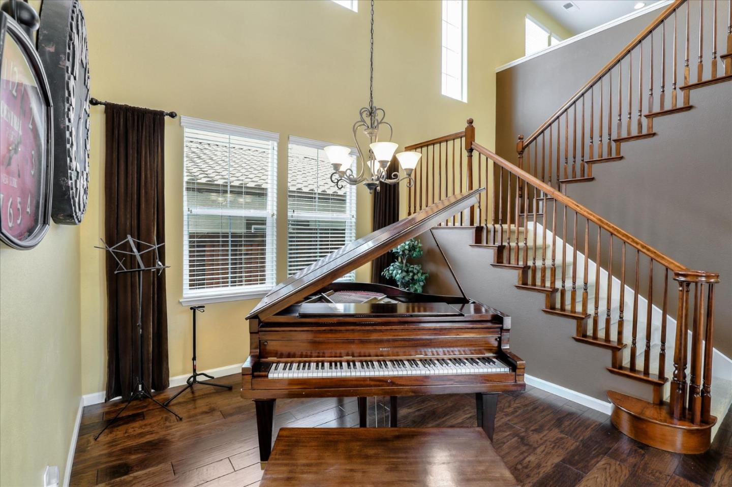 7632 Braid Court Gilroy, CA 95020 - Photo 6 of 56