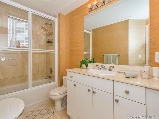 $890,000 | 21050 Northeast 38th Avenue, Unit 2006, Aventura, FL 33180