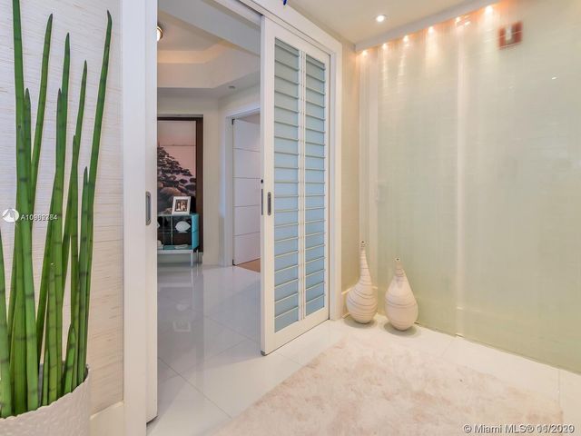 $890,000 | 21050 Northeast 38th Avenue, Unit 2006, Aventura, FL 33180