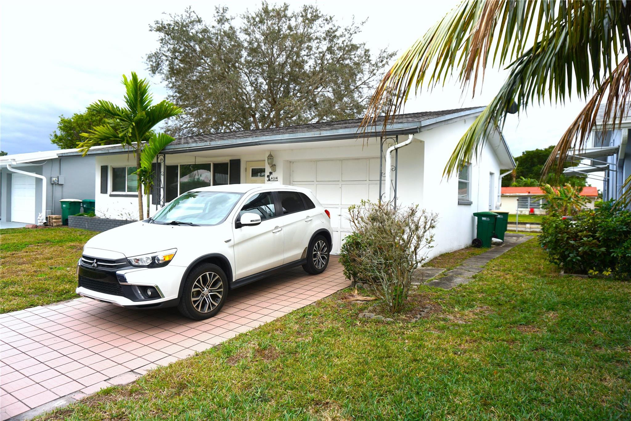 4314 Northwest 47th Street Tamarac, FL 33319 - Photo 2 of 42 Photo 2