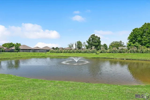 $285,000 | 8862 Reserve Oak Avenue, Zachary, LA 70791
