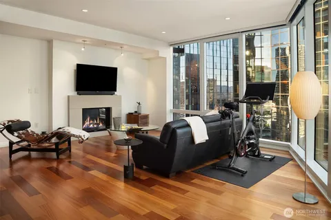 $1,590,000 | 10700 Northeast 4th Street, Unit 2412, Bellevue, WA 98004