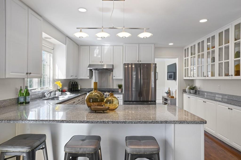 26 Dexter Road Lexington, MA 02420 - Photo 7 of 22