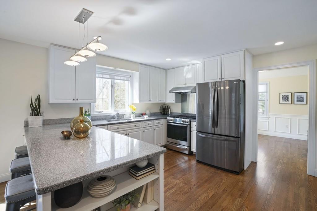 26 Dexter Road Lexington, MA 02420 - Photo 8 of 22