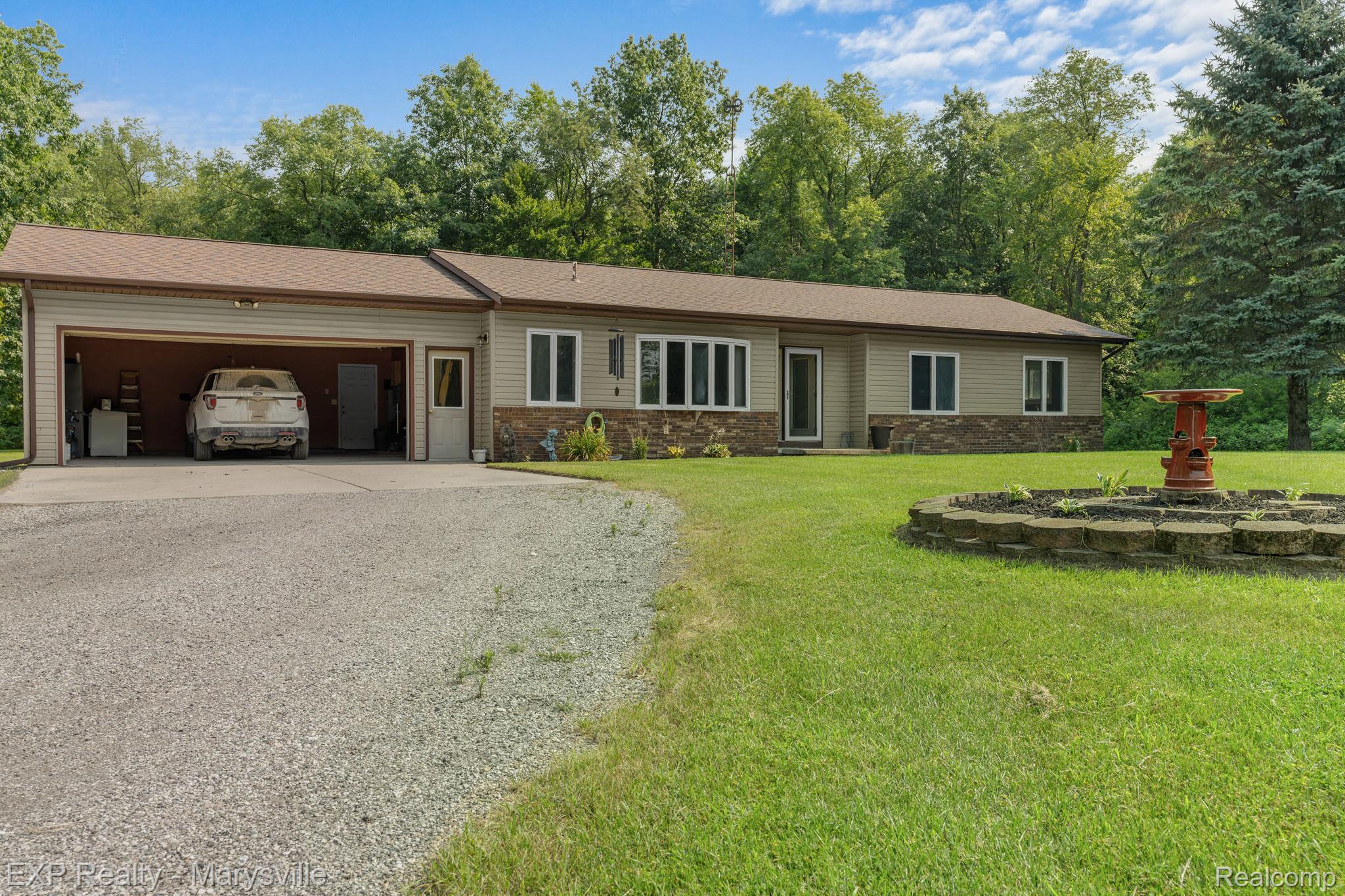 12980 Metcalf Road Yale, MI 48097 - Photo 3 of 33 Frontofhouse.jpg