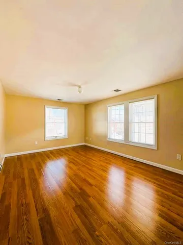 $2,400 | Undisclosed Address, Mineola, NY 11501