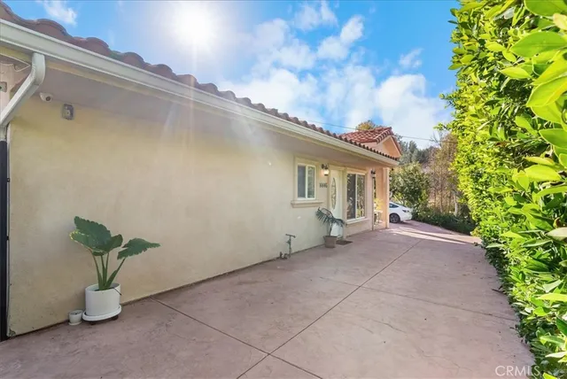a view of a house with a garage