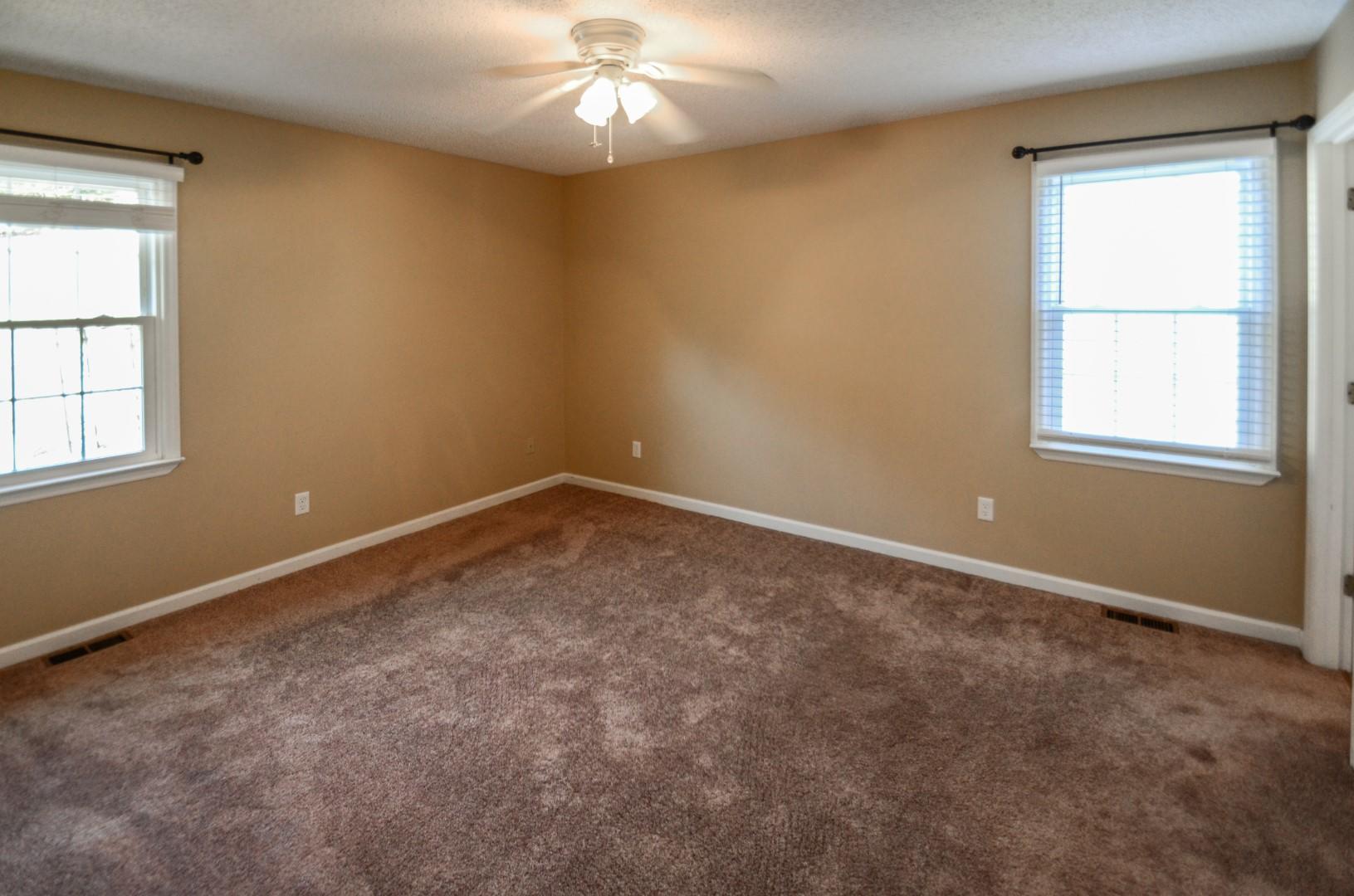 422 Greenbrook Circle Unicoi, TN 37692 - Photo 19 of 33 422 Greenbrook-15
