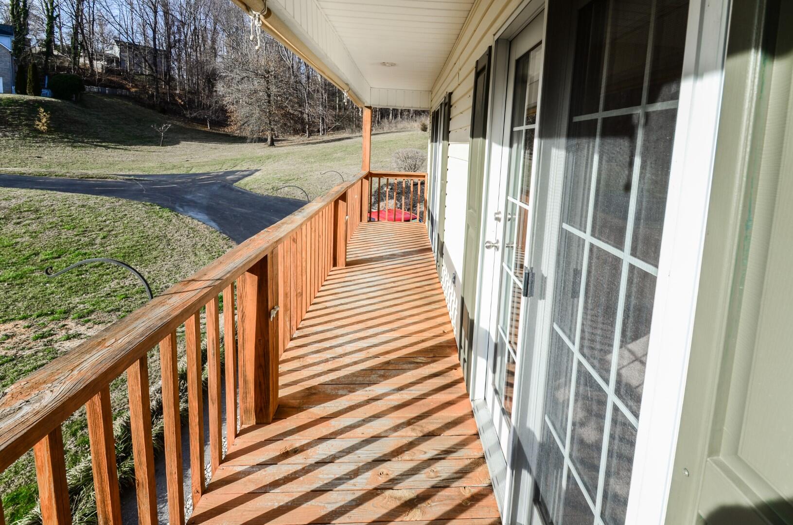 422 Greenbrook Circle Unicoi, TN 37692 - Photo 22 of 33 422 Greenbrook-18
