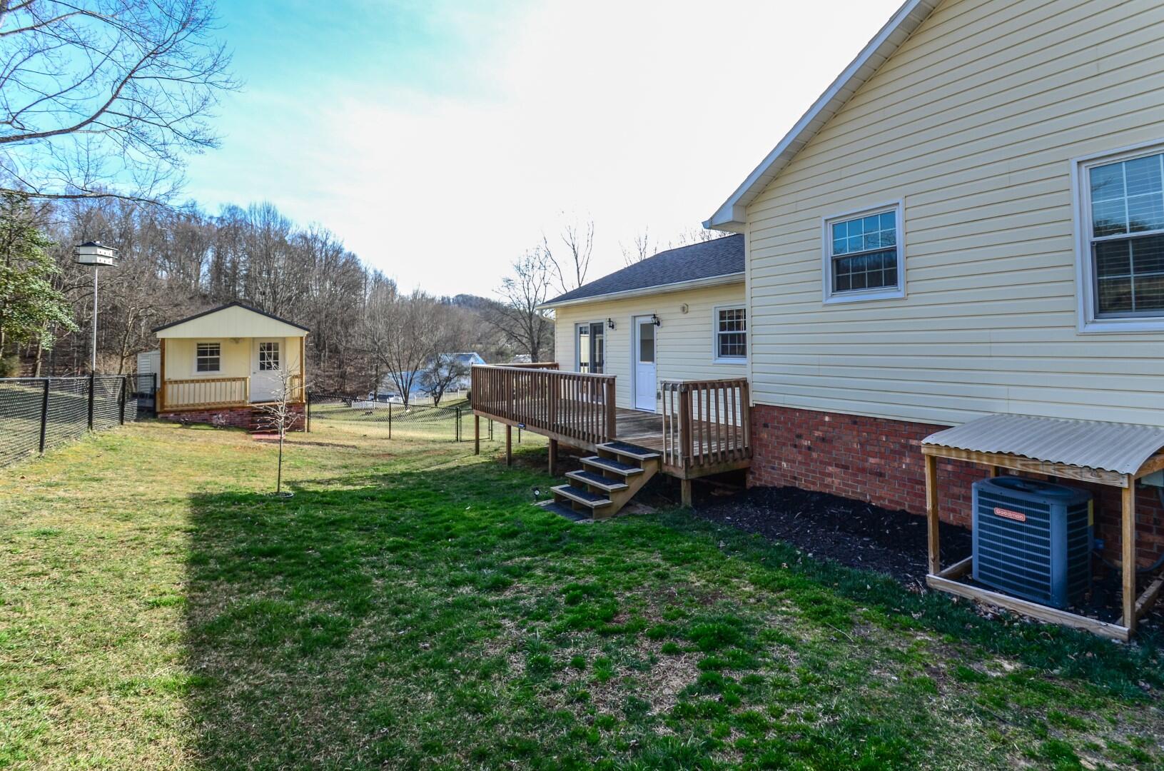 422 Greenbrook Circle Unicoi, TN 37692 - Photo 24 of 33 422 Greenbrook-20