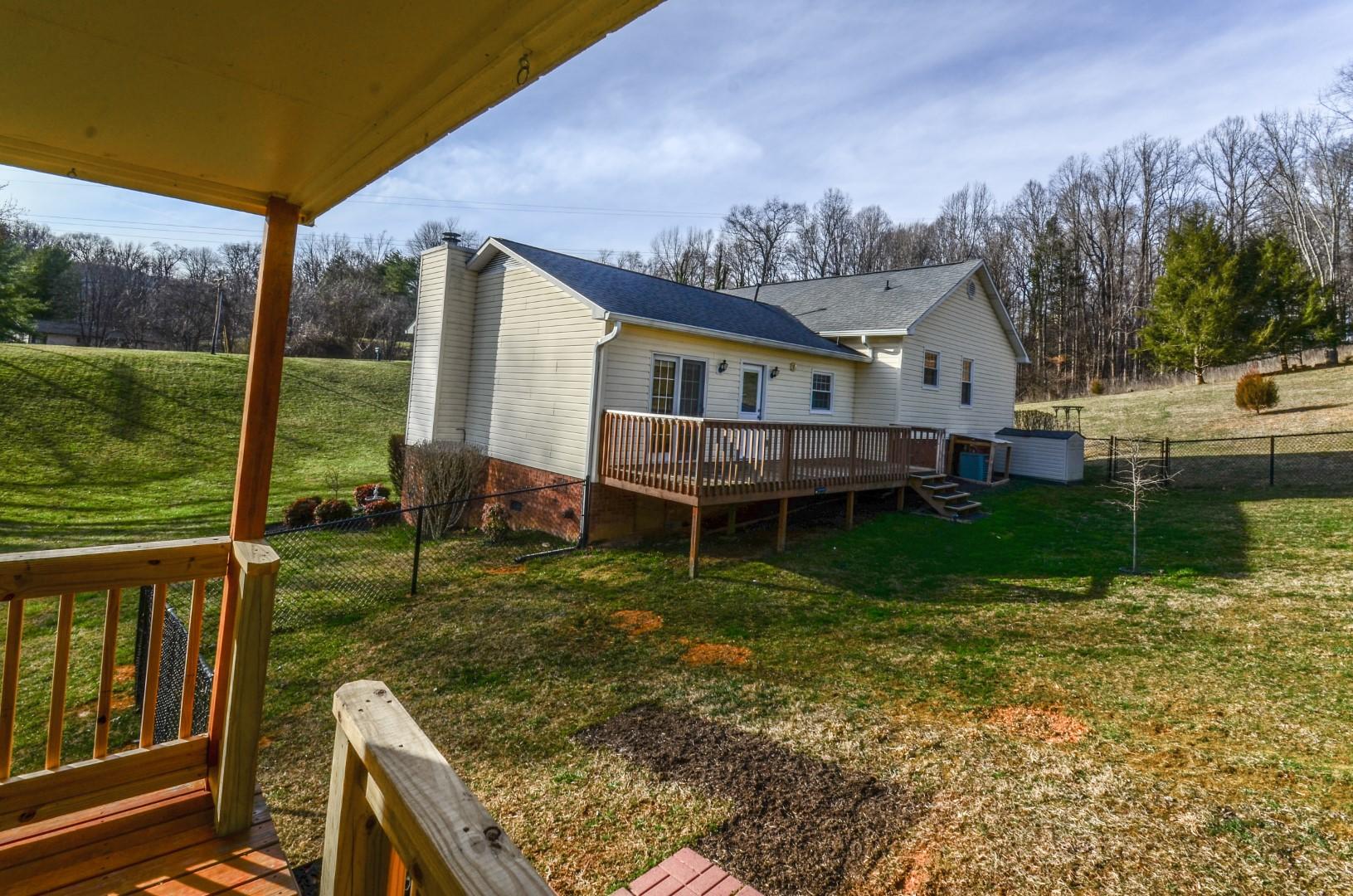 422 Greenbrook Circle Unicoi, TN 37692 - Photo 26 of 33 422 Greenbrook-22