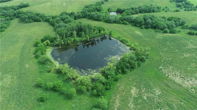 $586,500 | 327th Street, Albany, MO 64402