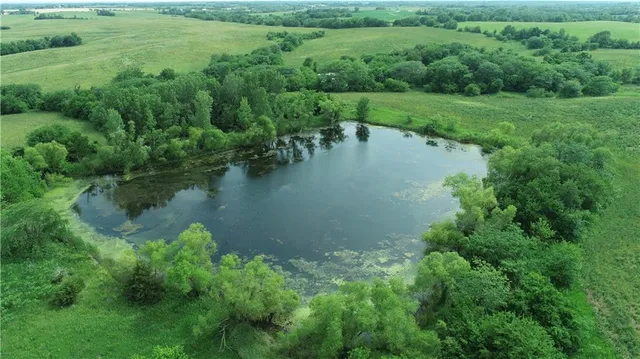 $586,500 | 327th Street, Albany, MO 64402