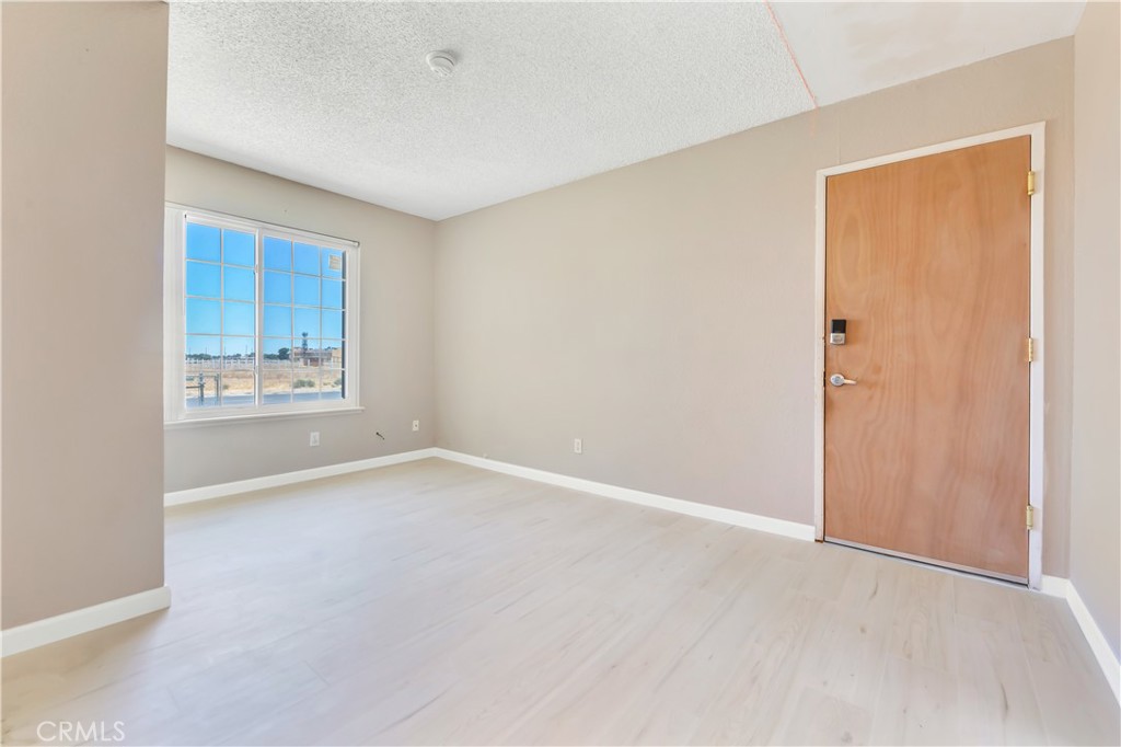 9742 East Ave R 8 Littlerock, CA 93543 - Photo 14 of 41 Bonus Room
