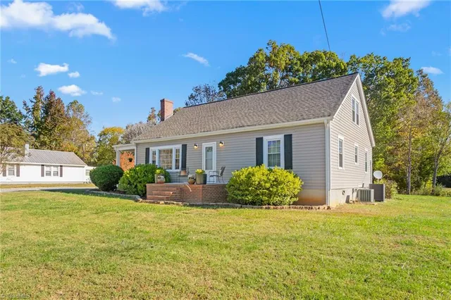 $329,000 | 3307 Altamahaw Church Street, Elon, NC 27244