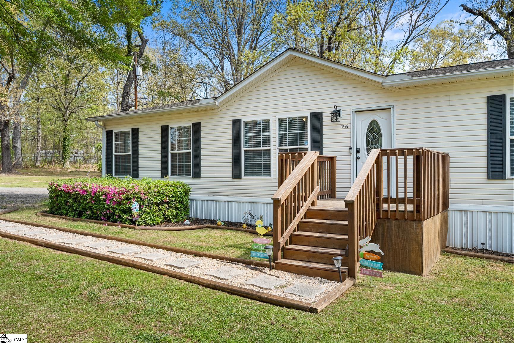 1456 Amity Road Anderson, SC 29621 - Photo 3 of 42