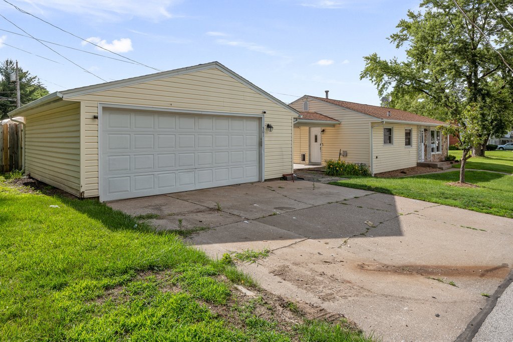 501 38th Street Moline, IL 61265 - Photo 31 of 32