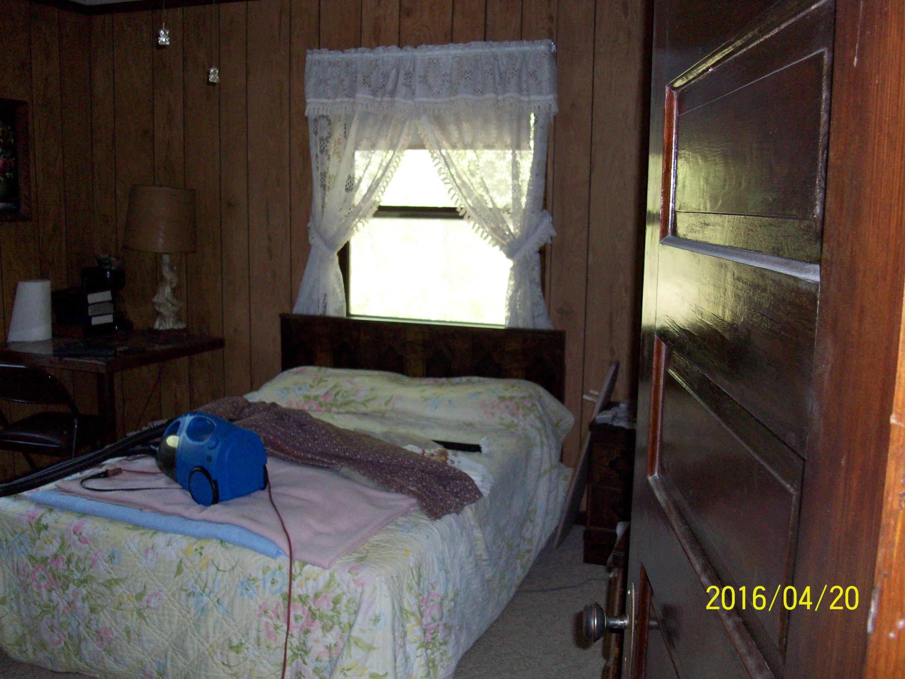 217 Green Road Knoxville, TN 37920 - Photo 14 of 20 1ST FLOOR BEDROOM