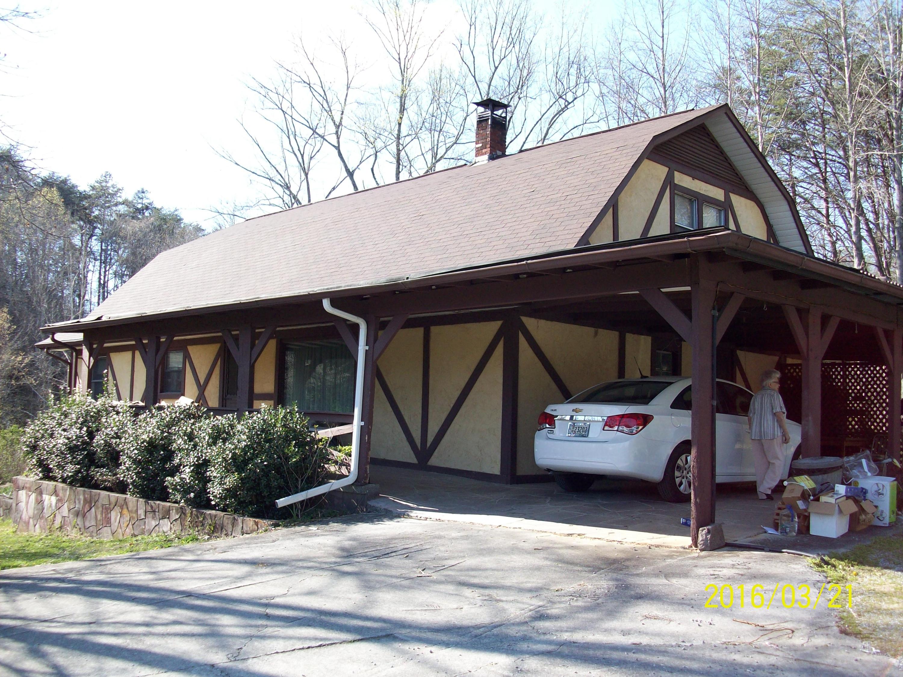 217 Green Road Knoxville, TN 37920 - Photo 3 of 20 CARPORT ON SIDE