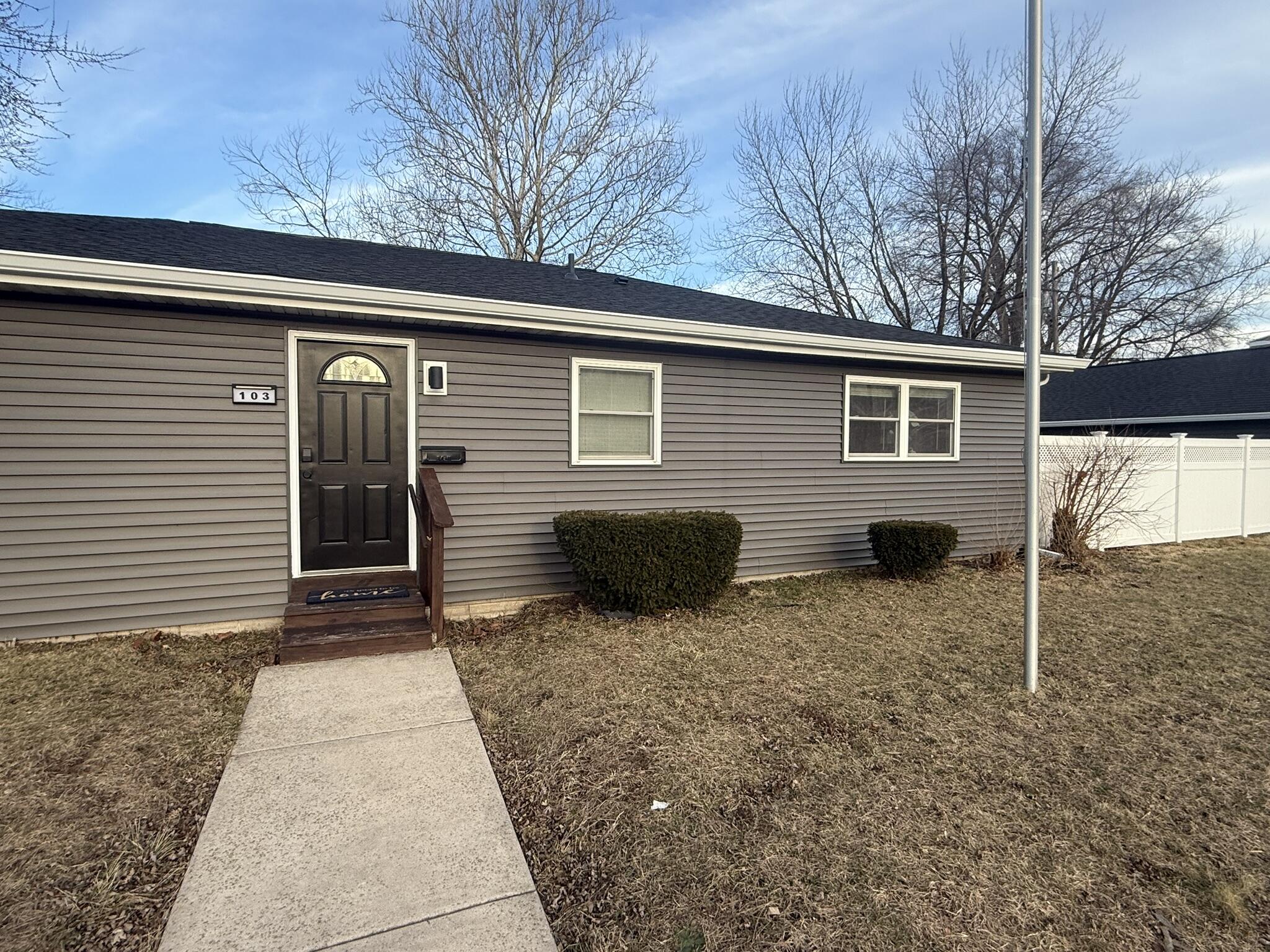 103 Michigan Street Chesterton, IN 46304 - Photo 3 of 32 2048x1536