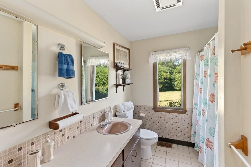80 Edgartown Bay Road Edgartown, MA 02539 - Photo 12 of 18 Gallery Image 12