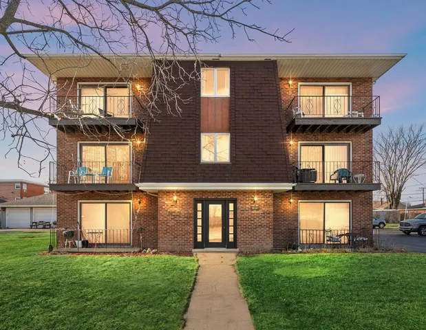 $375,000 | 3214 Jackson Avenue, South Chicago Heights, IL 60411