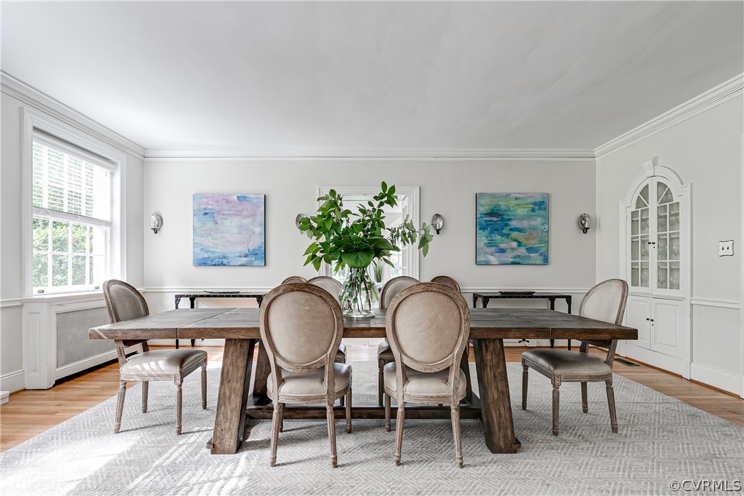 207 Nottingham Road Richmond, VA 23221 - Photo 11 of 49 a view of a dining room with furniture and a potted plant