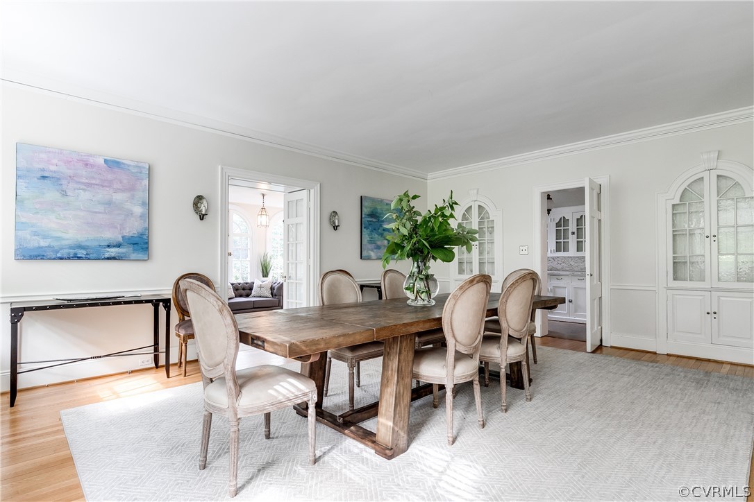 207 Nottingham Road Richmond, VA 23221 - Photo 12 of 49 a view of a dining room with furniture and window