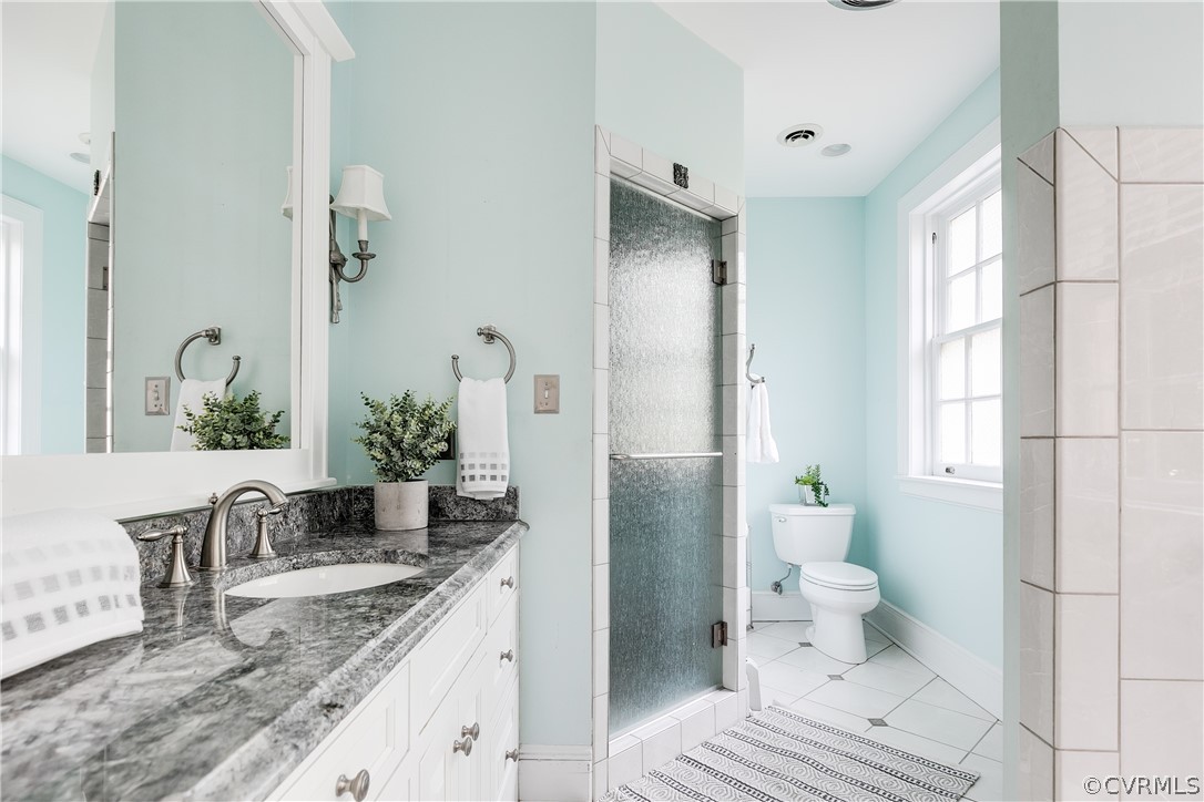 207 Nottingham Road Richmond, VA 23221 - Photo 29 of 49 a bathroom with a granite countertop sink and a mirror