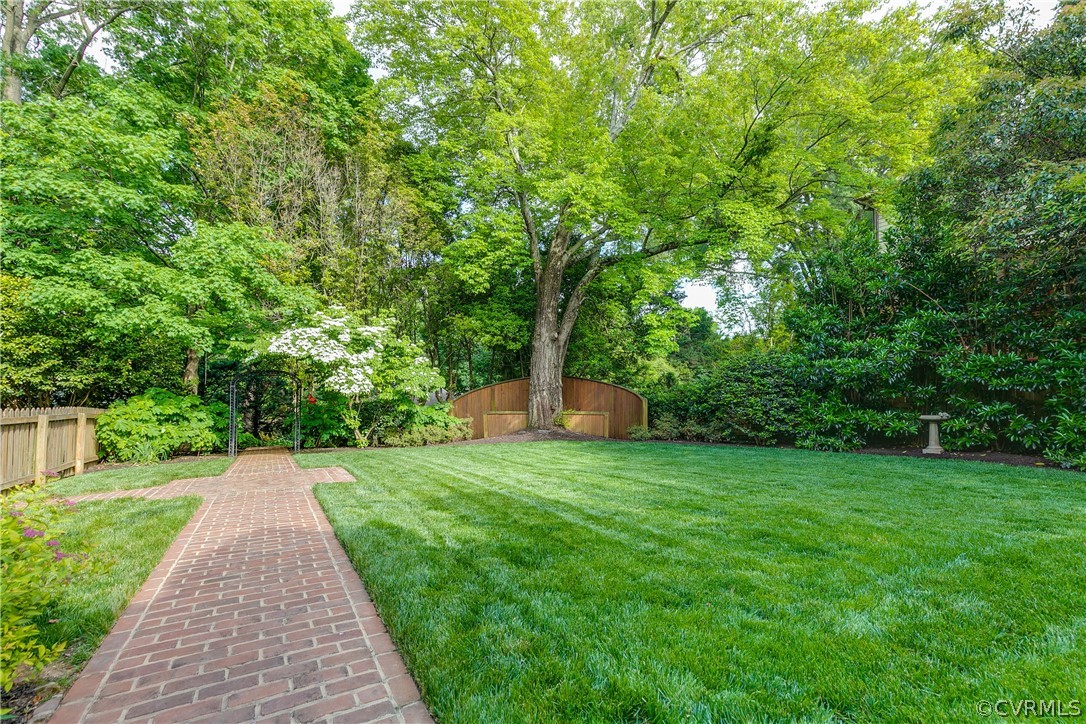 207 Nottingham Road Richmond, VA 23221 - Photo 42 of 49 a view of a back yard