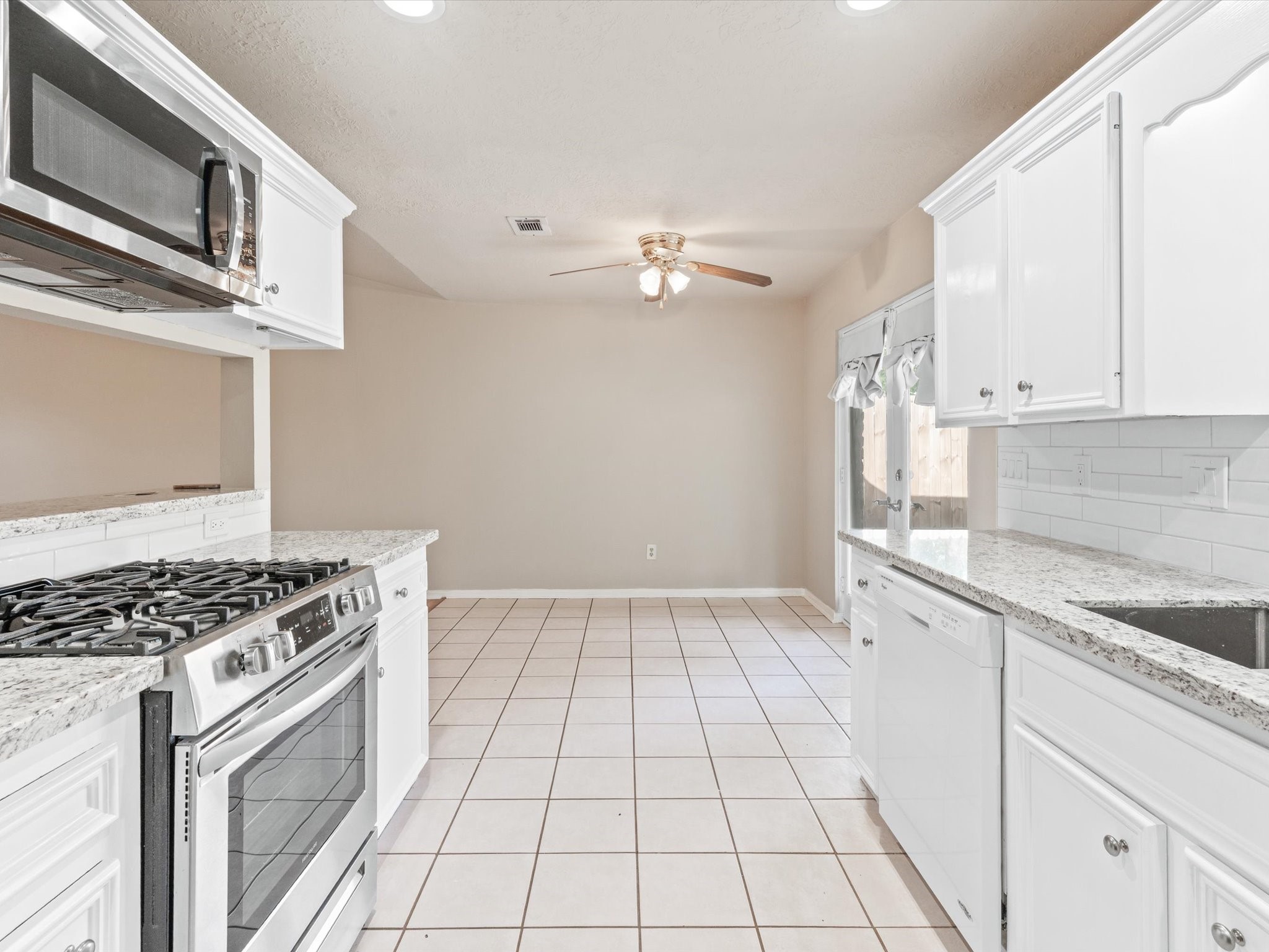 9811 Charter Ridge Drive Houston, TX 77070 - Photo 13 of 30