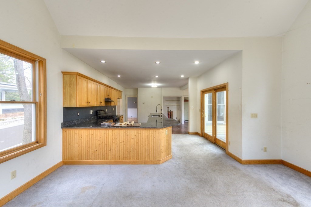 59 Beechmont Street Worcester, MA 01609 - Photo 14 of 42