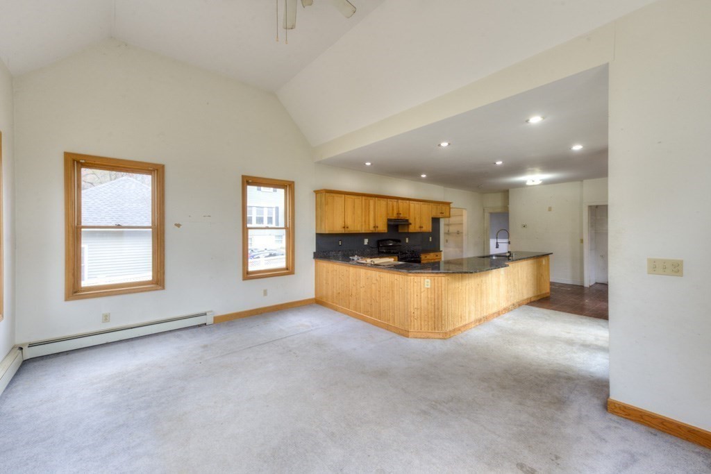 59 Beechmont Street Worcester, MA 01609 - Photo 15 of 42