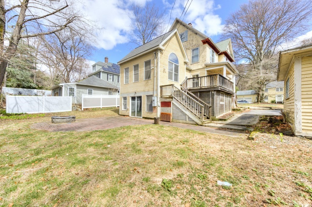59 Beechmont Street Worcester, MA 01609 - Photo 7 of 42