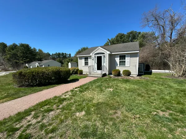 $359,900 | 37 Mill Stream Lane, Unit 37, Arundel, ME 04046