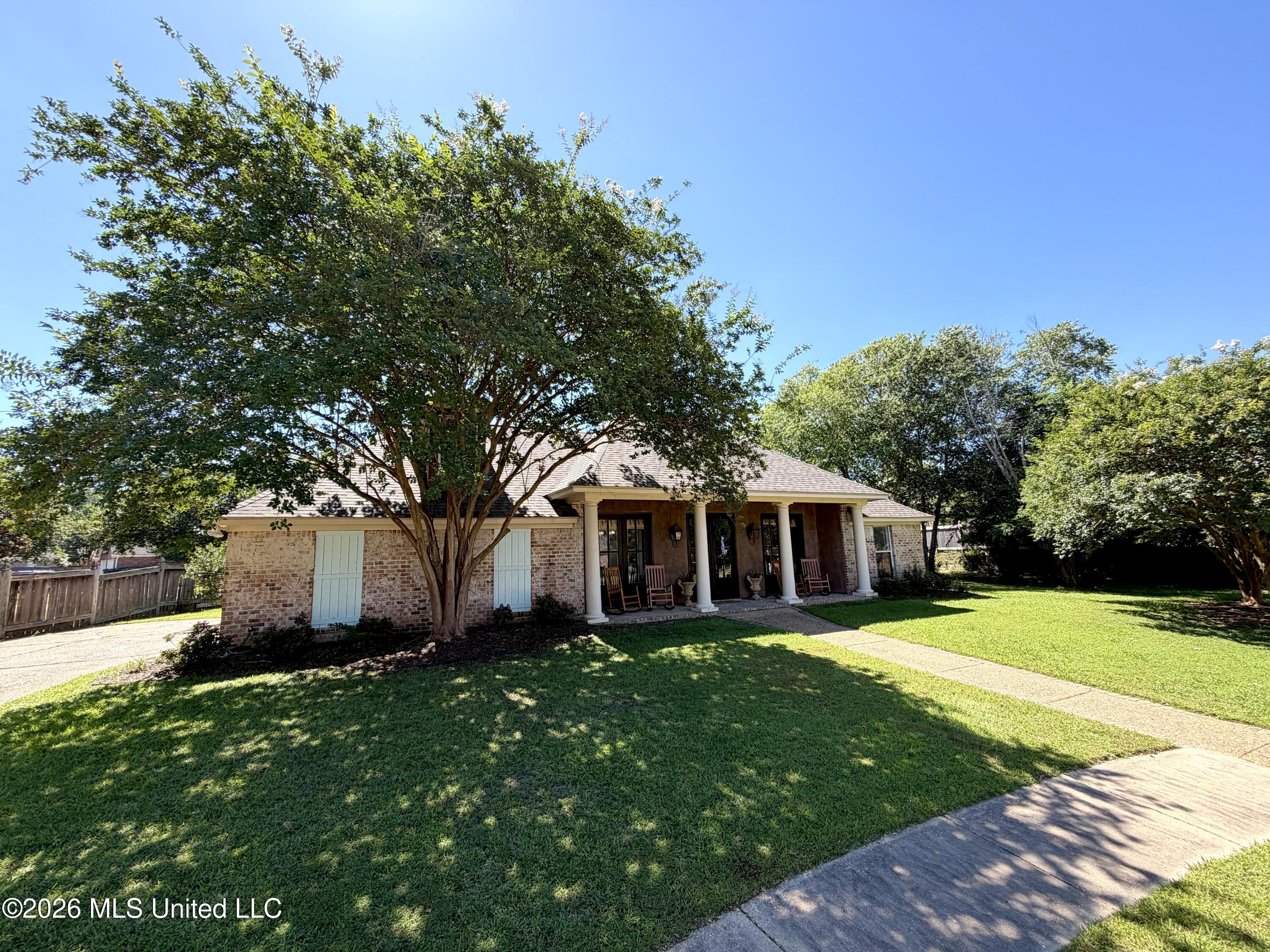 285 Lighthouse Lane Brandon, MS 39047 - Photo 2 of 31 IMG_5493