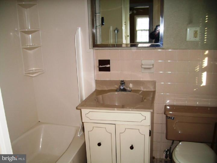 111 Rolling Road Wynnewood, PA 19096 - Photo 12 of 25 Bathroom