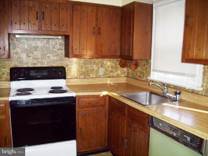 111 Rolling Road Wynnewood, PA 19096 - Photo 7 of 25 Kitchen