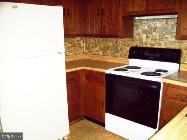 111 Rolling Road Wynnewood, PA 19096 - Photo 8 of 25 Kitchen