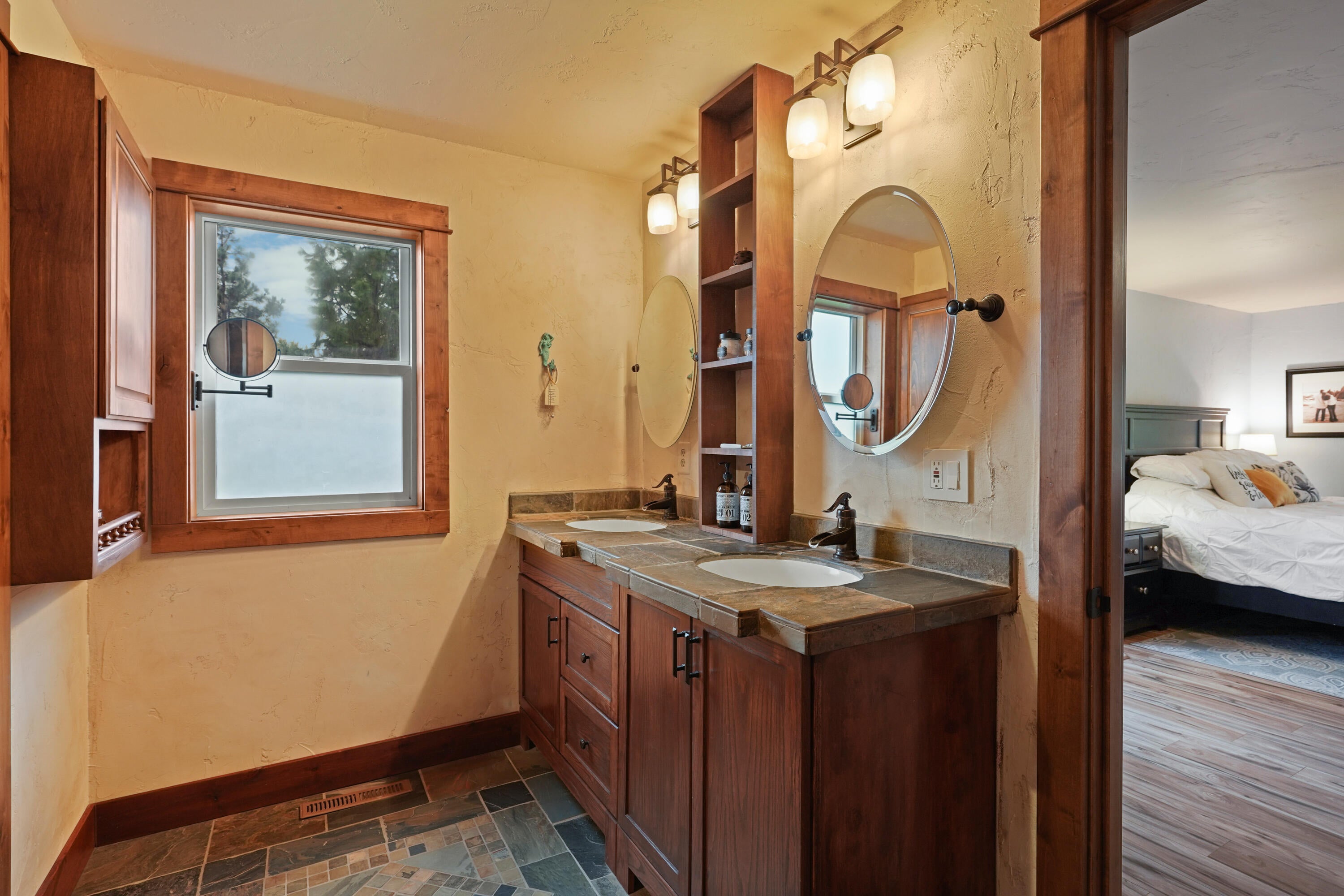 63520 Cricketwood Road Bend, OR 97701 - Photo 34 of 84 DSC04697