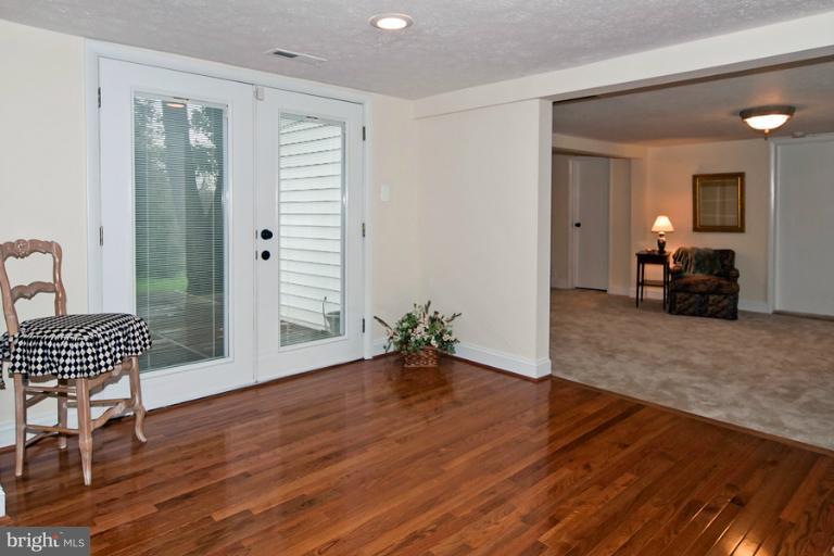 15501 Compton Road Centreville, VA 20121 - Photo 13 of 23 Interior (General)