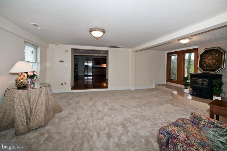 15501 Compton Road Centreville, VA 20121 - Photo 5 of 23 Family Room