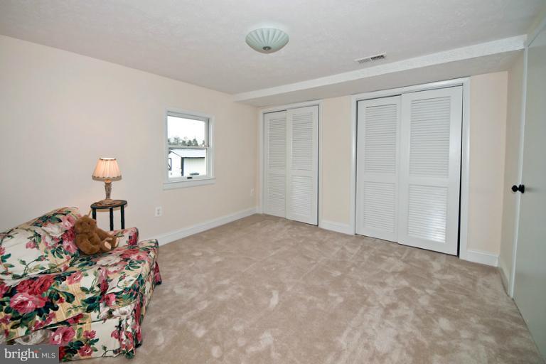 15501 Compton Road Centreville, VA 20121 - Photo 8 of 23 Bedroom