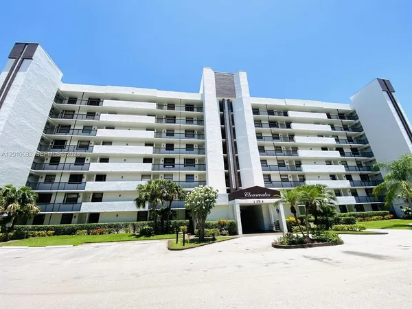 $2,300 | 1266 South Military Trail, Unit 514, Deerfield Beach, FL 33442