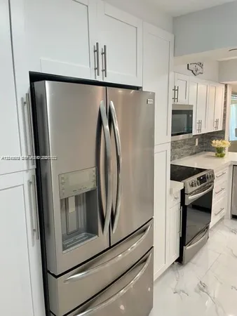 $2,300 | 1266 South Military Trail, Unit 514, Deerfield Beach, FL 33442