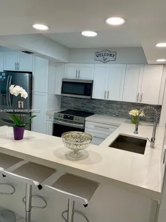 $2,300 | 1266 South Military Trail, Unit 514, Deerfield Beach, FL 33442